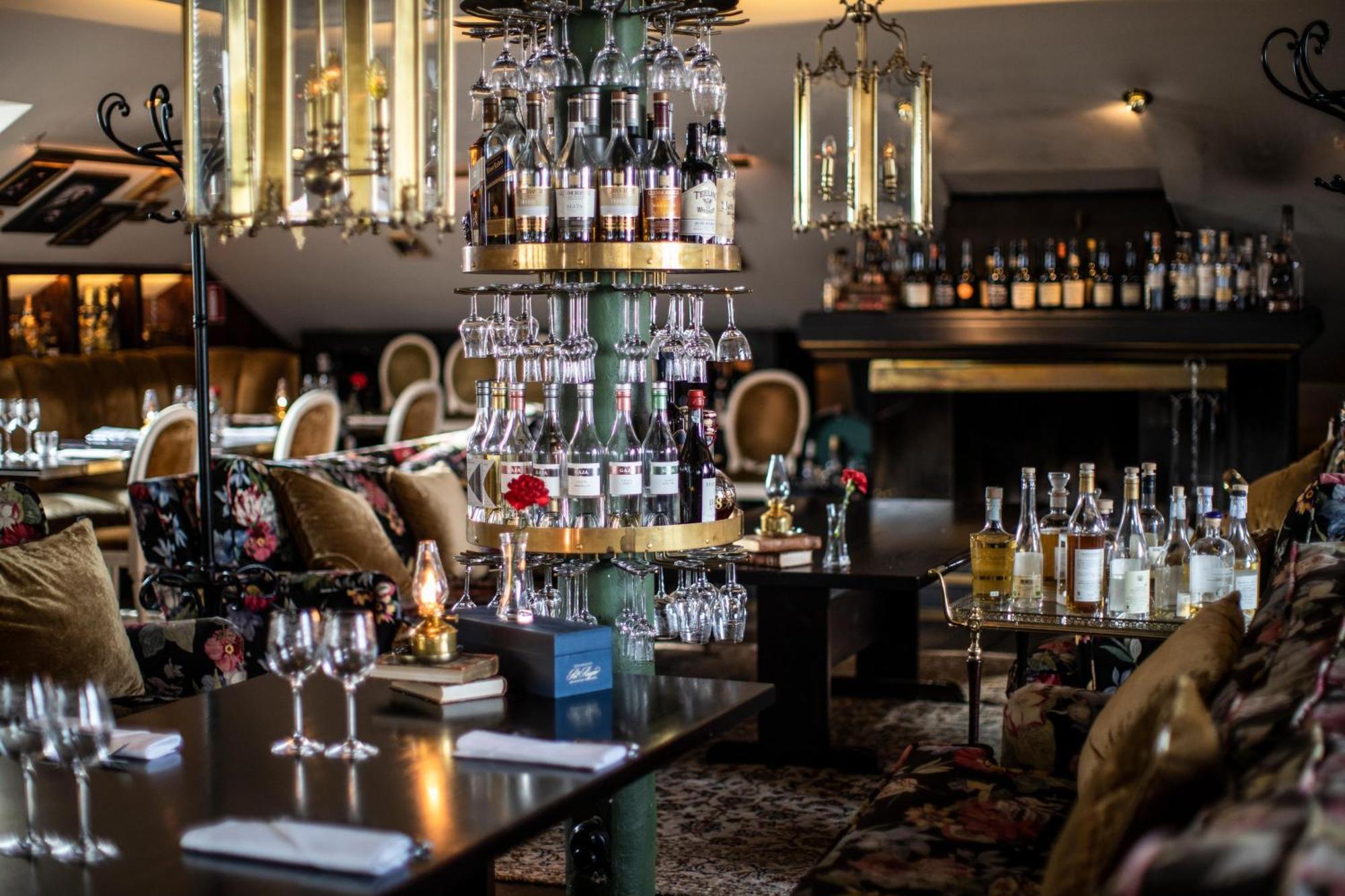 Hotel Pigalle Gothenburg Bagian luar foto The bar at the restaurant